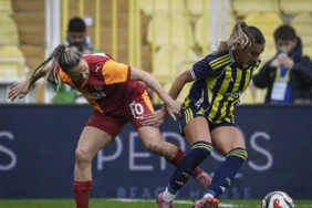 Fenerbahçe namağlup liderlik koltuğuna oturdu: Galatasaray derbisi tek golle çözüldü