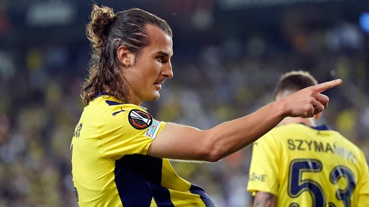Fenerbahçe'de Çağlar Söyüncü devri bitiyor