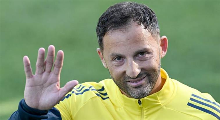 Fenerbahçe taraftarından Domenico Tedesco'ya istifa çağrısı
